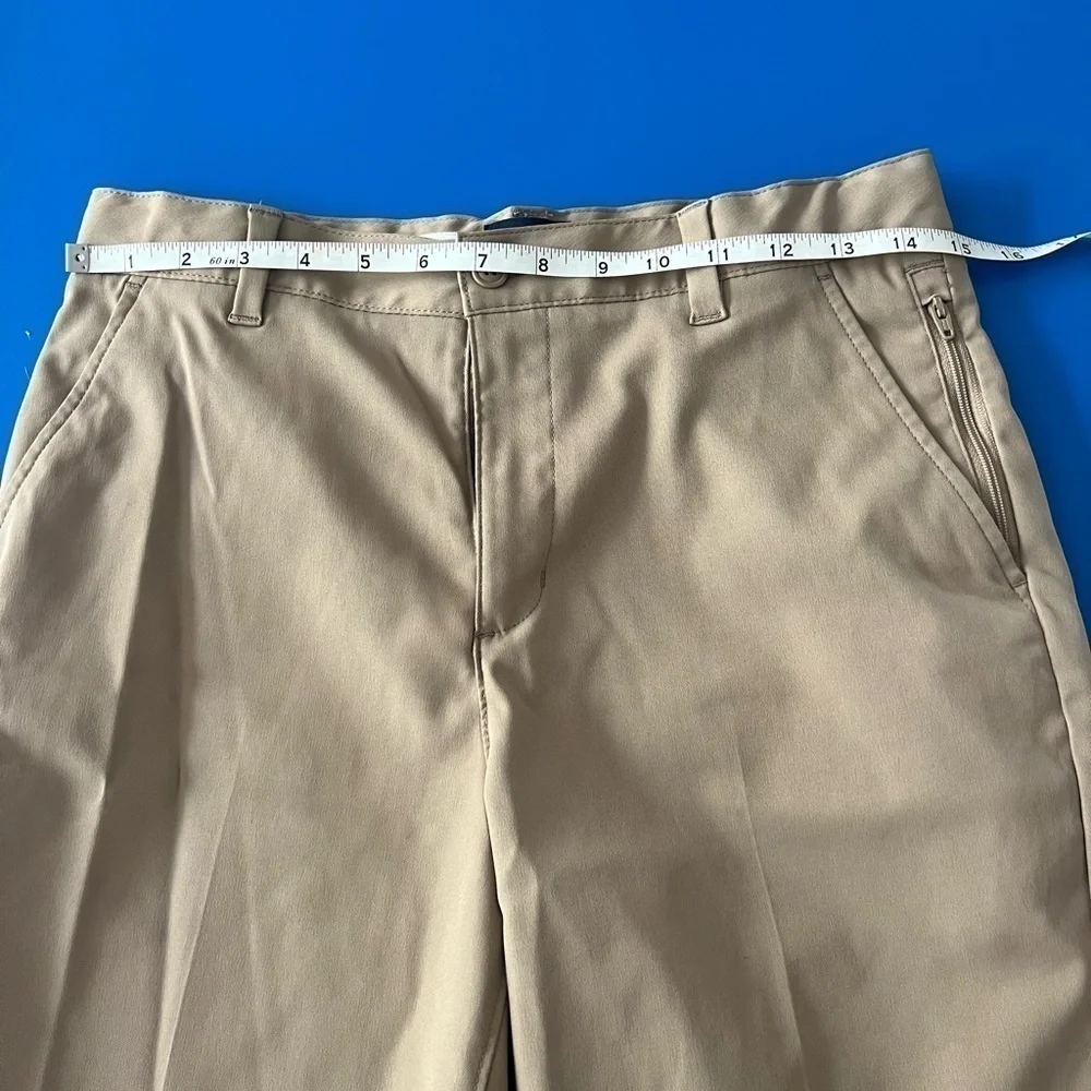 Land’s End Flat Front Stretch Chino Short. Size 16. NWOT